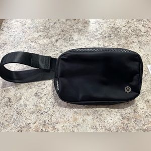 Lululemon Black Belt Bag - 1L